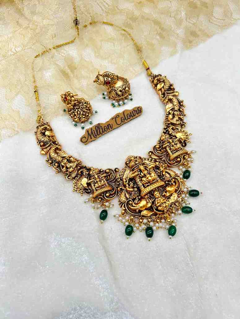 Antique Necklace With Earrings By Million Colours