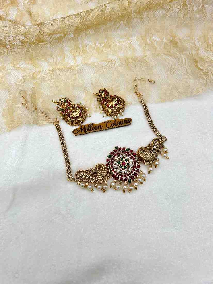 Antique Necklace With Earrings By Million Colours