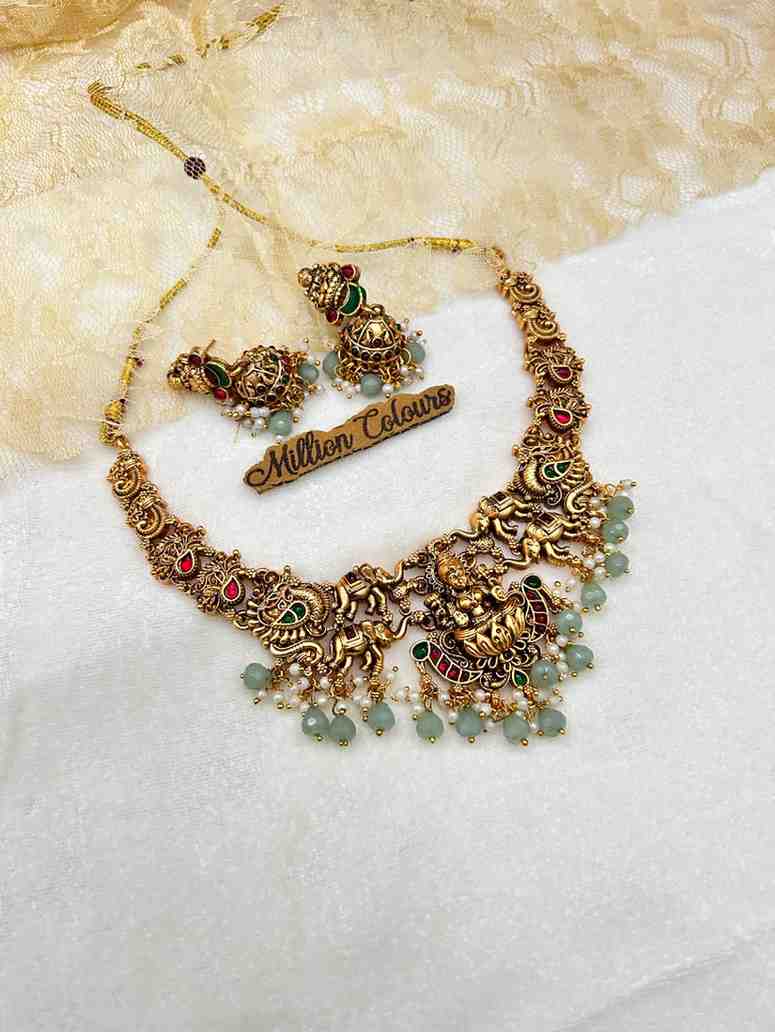 Antique Necklace With Earrings By Million Colours