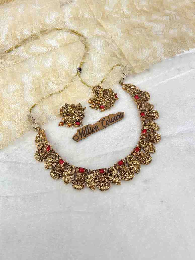 Antique Necklace With Earrings By Million Colours