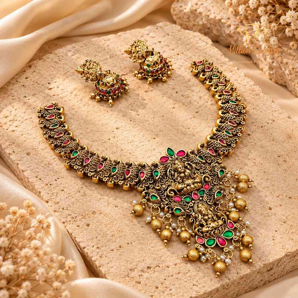 Antique Necklace With Earrings By Million Colours