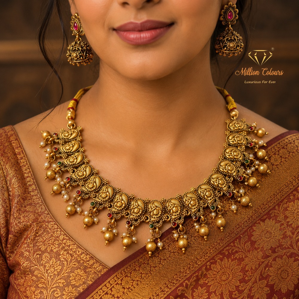 Antique Necklace With Earrings By Million Colours