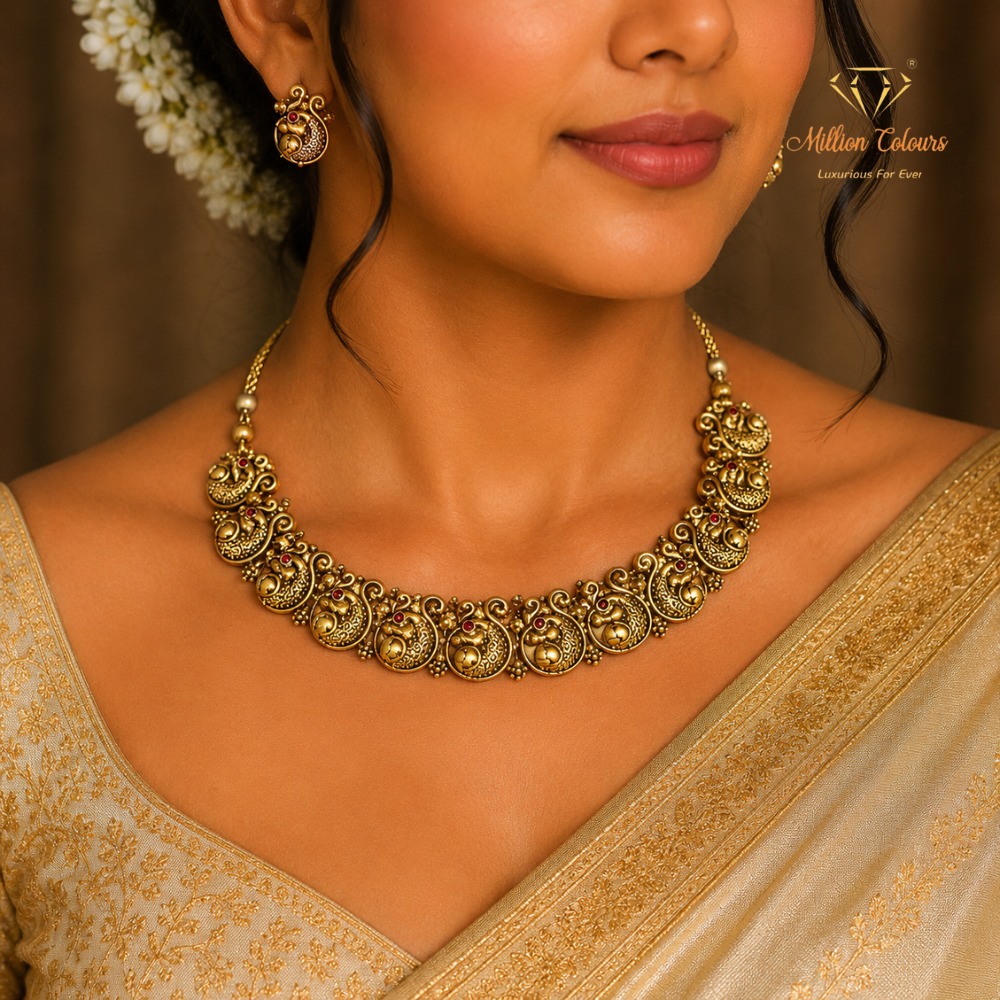 Antique Necklace With Earrings By Million Colours