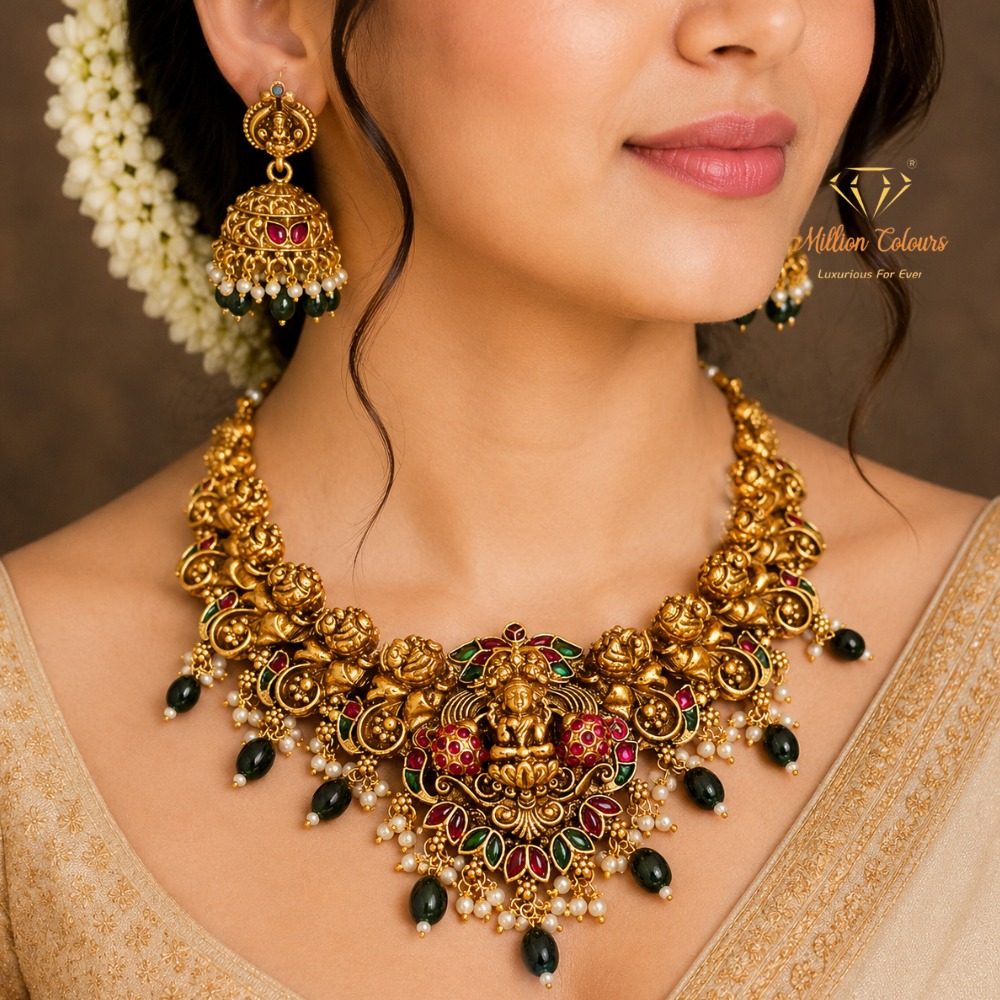 Antique Necklace With Earrings By Million Colours