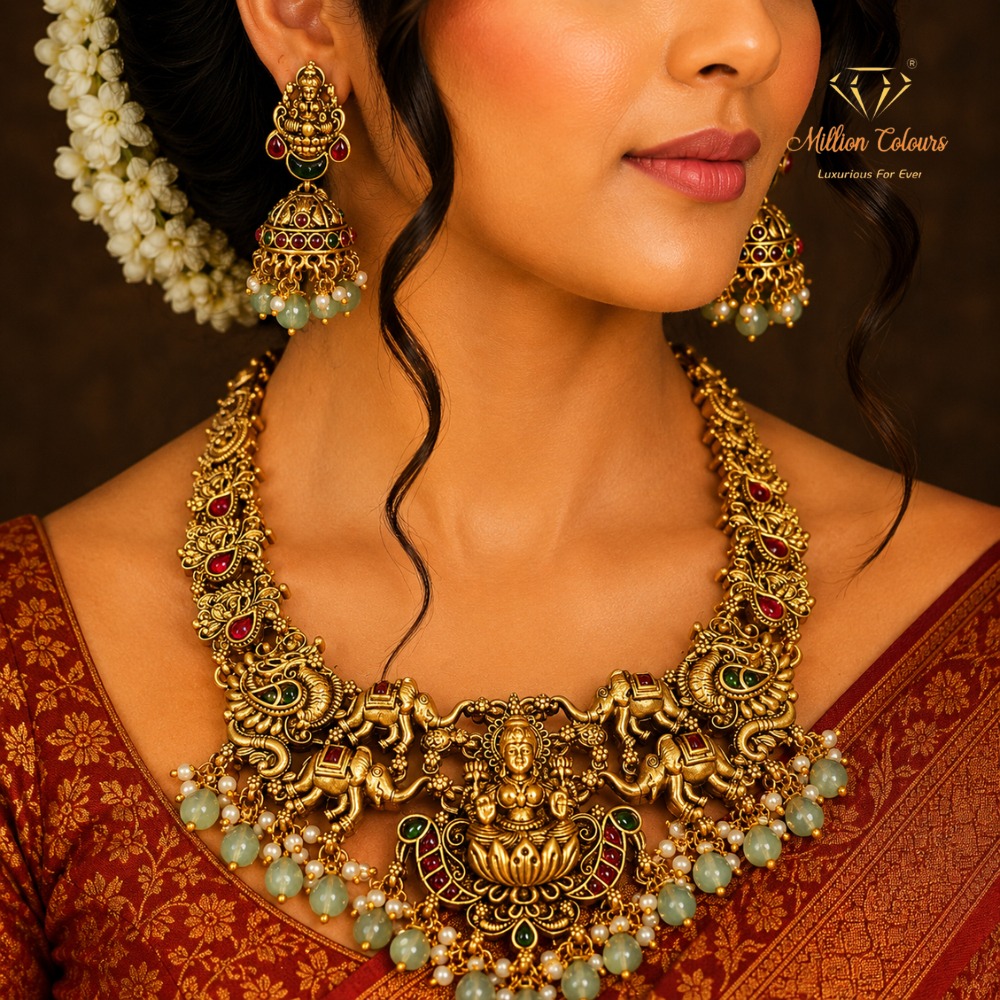 Antique Necklace With Earrings By Million Colours
