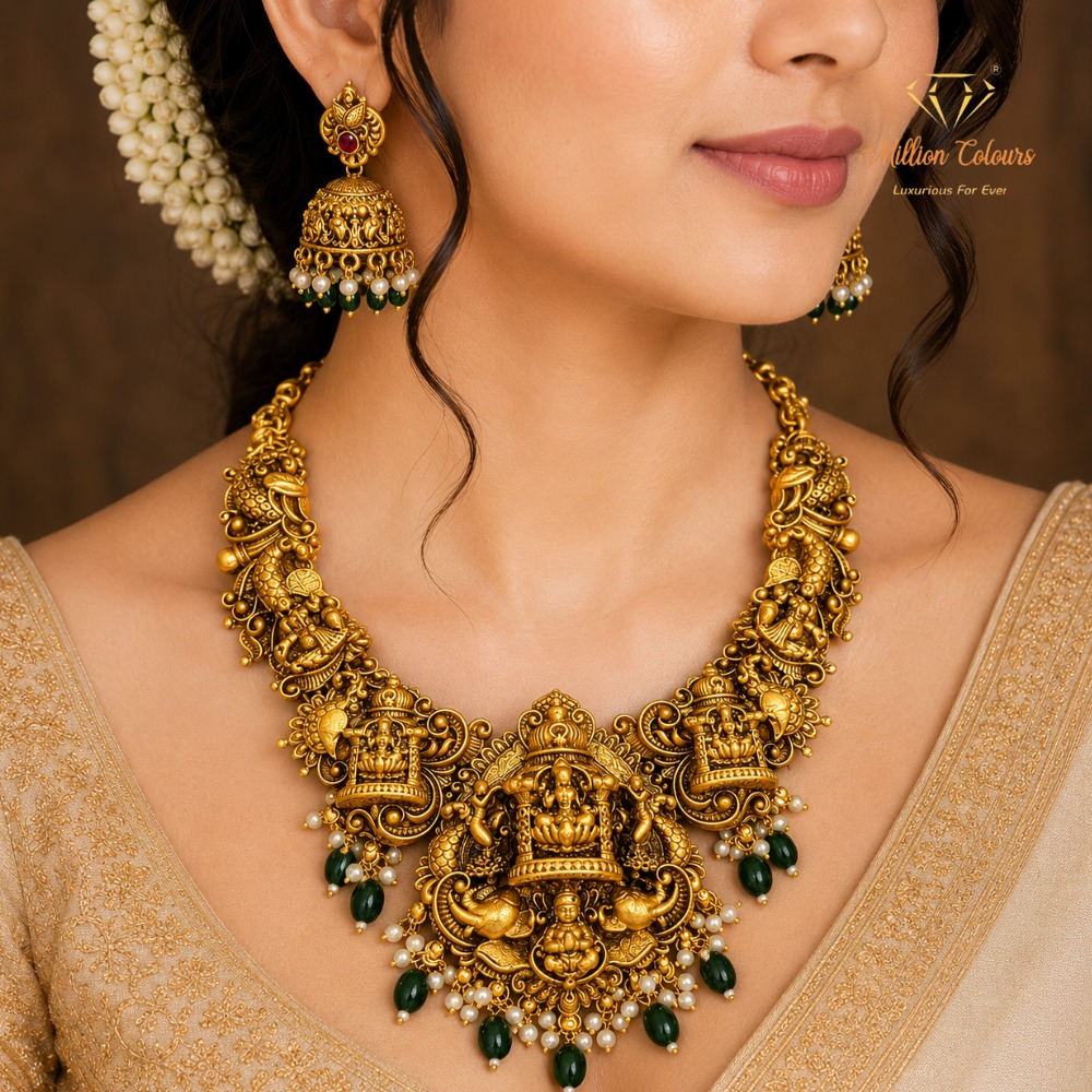 Antique Necklace With Earrings By Million Colours