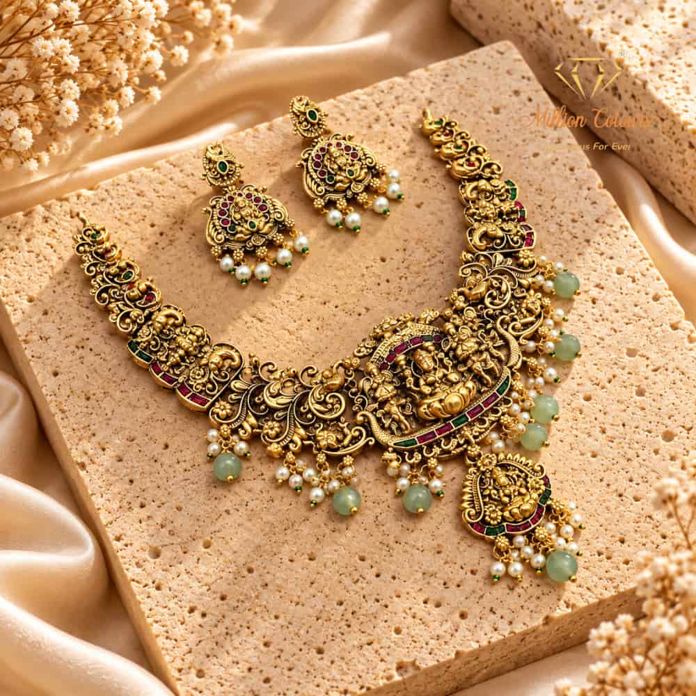 Antique Necklace With Earrings By Million Colours