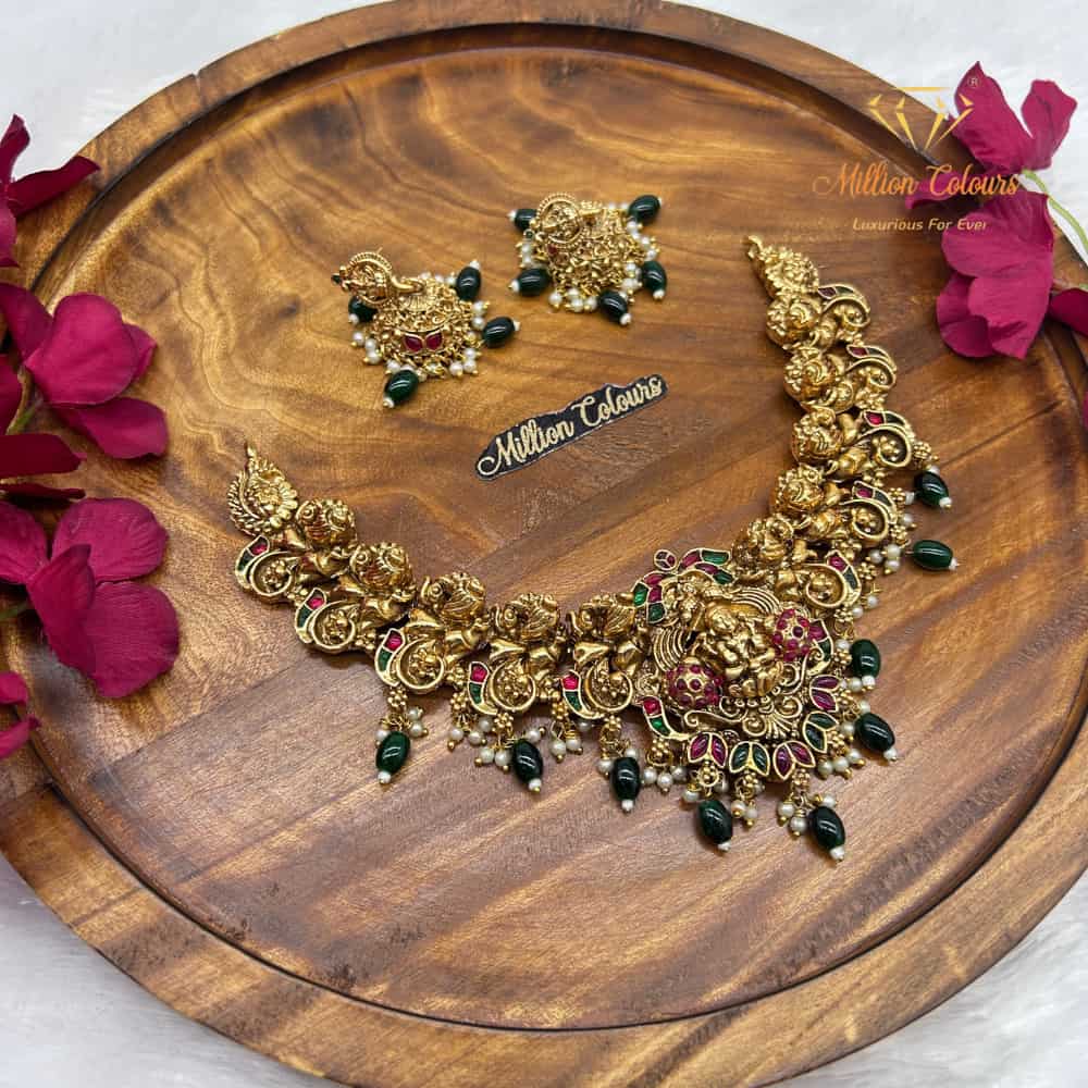 Antique Necklace With Earrings By Million Colours