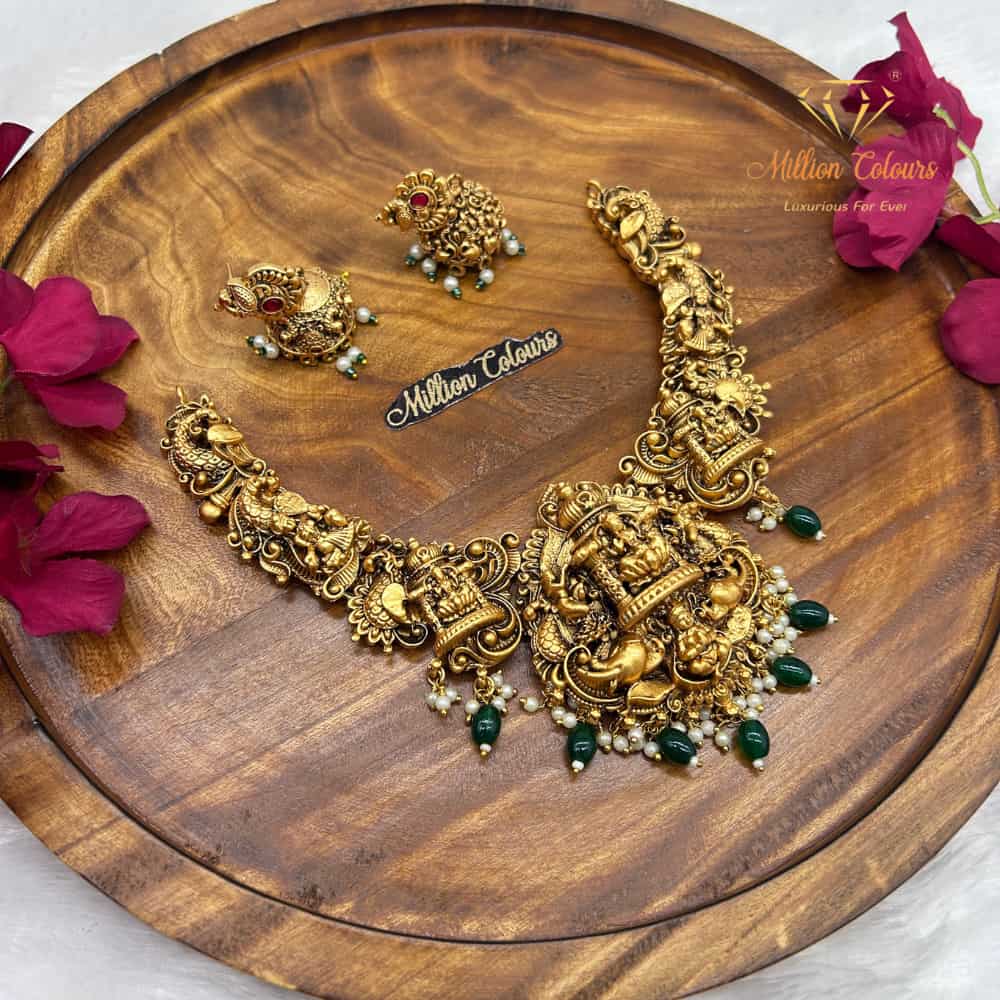 Antique Necklace With Earrings By Million Colours