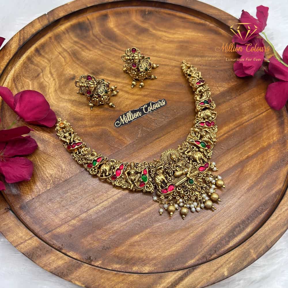 Antique Necklace With Earrings By Million Colours