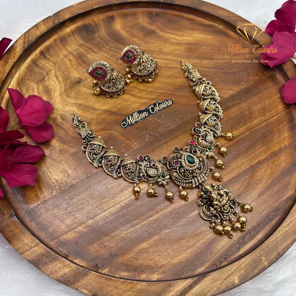 Antique Necklace With Earrings By Million Colours