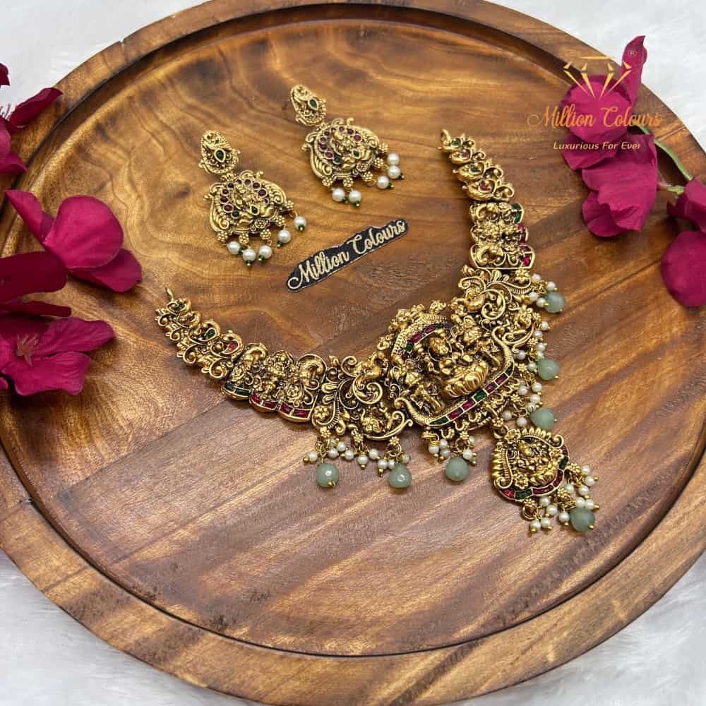 Antique Necklace With Earrings By Million Colours